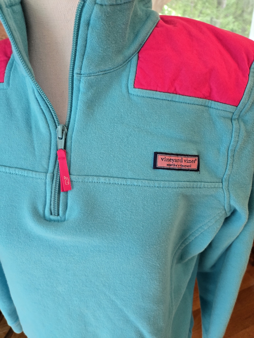 Vineyard Vines Womens XS Teal Pullover with Hot Pink Shoulder Panels - Picture 2 of 5